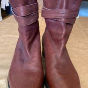 Stuart Weitzman Booties size 7
